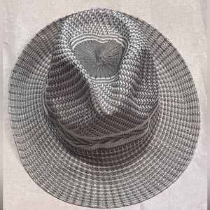 Men’s Leisure Hat.